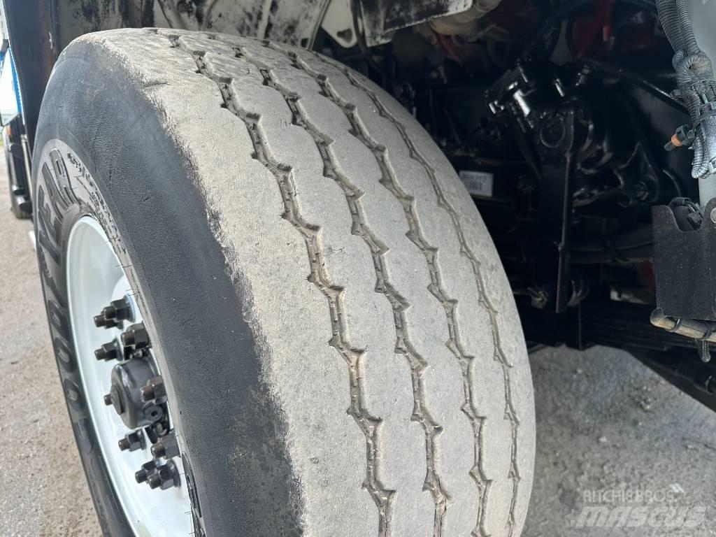 Freightliner M2 コンバイン／バキュームトラック