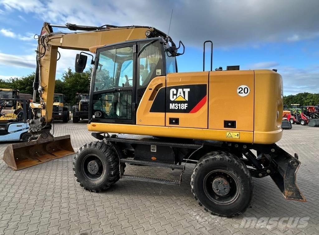 CAT M 318 F ホイール式油圧ショベル（パワーショベル・ユンボ・バックホー）