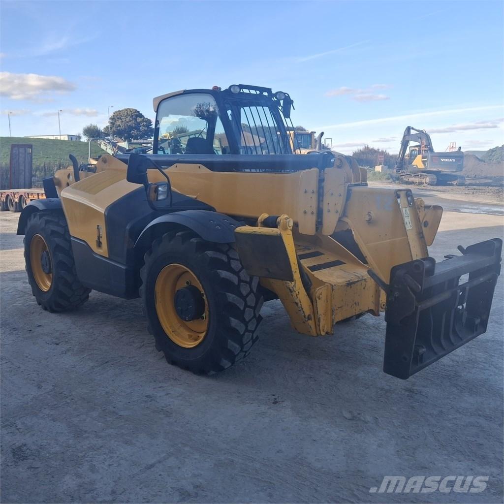 JCB 535-125 テレスコーピックハンドラー
