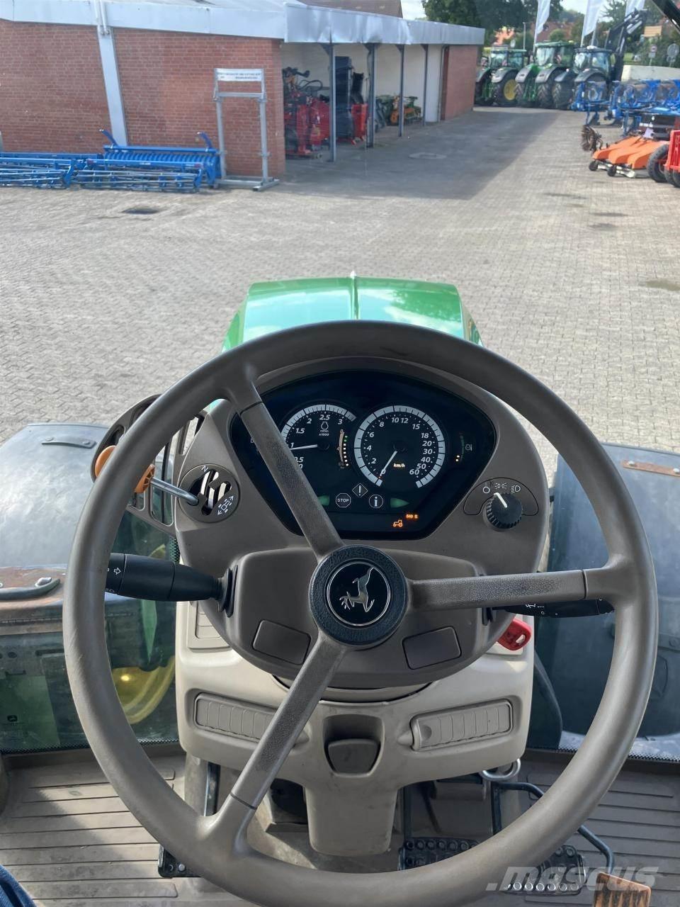 John Deere 6130R トラクター