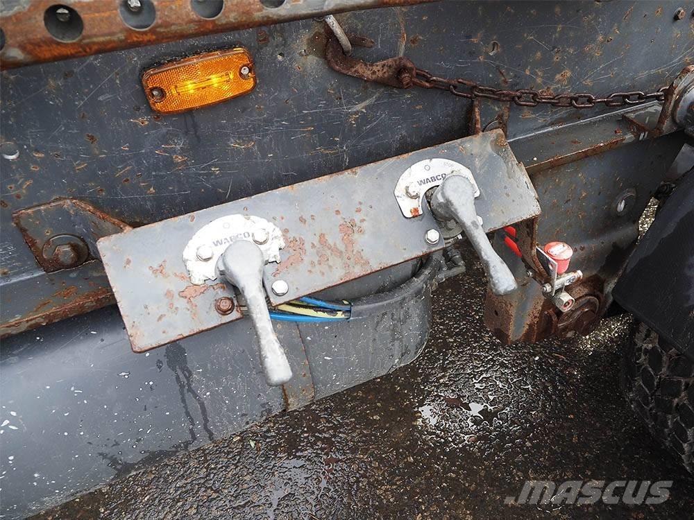 Närko 5 aks. 木材トレーラー