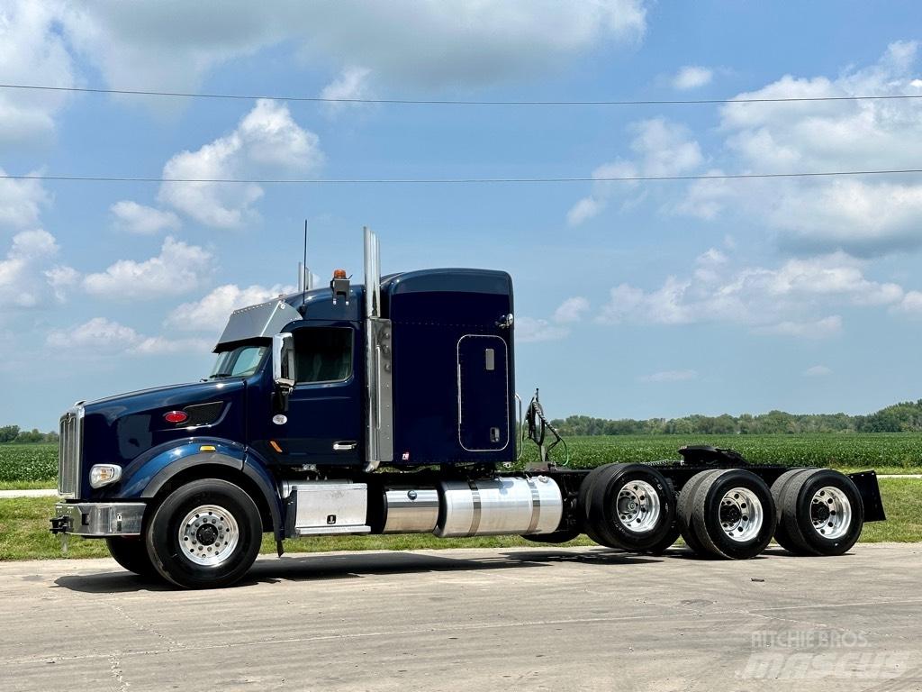 Peterbilt 567 中古トラクターヘッド | トレーラーヘッド