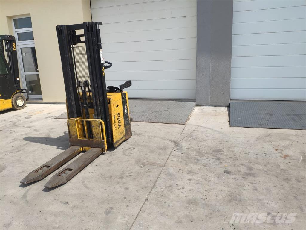 Yale MS15X IL 自走式スタッカー