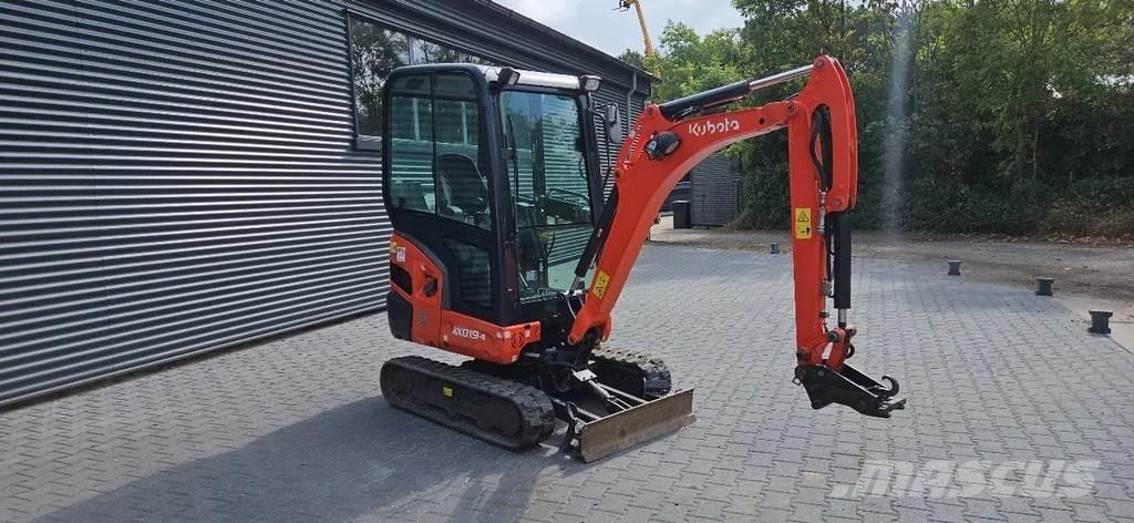 Kubota KX019-4 ミニ油圧ショベル 7t以下（ミニユンボ・ミニディガー）