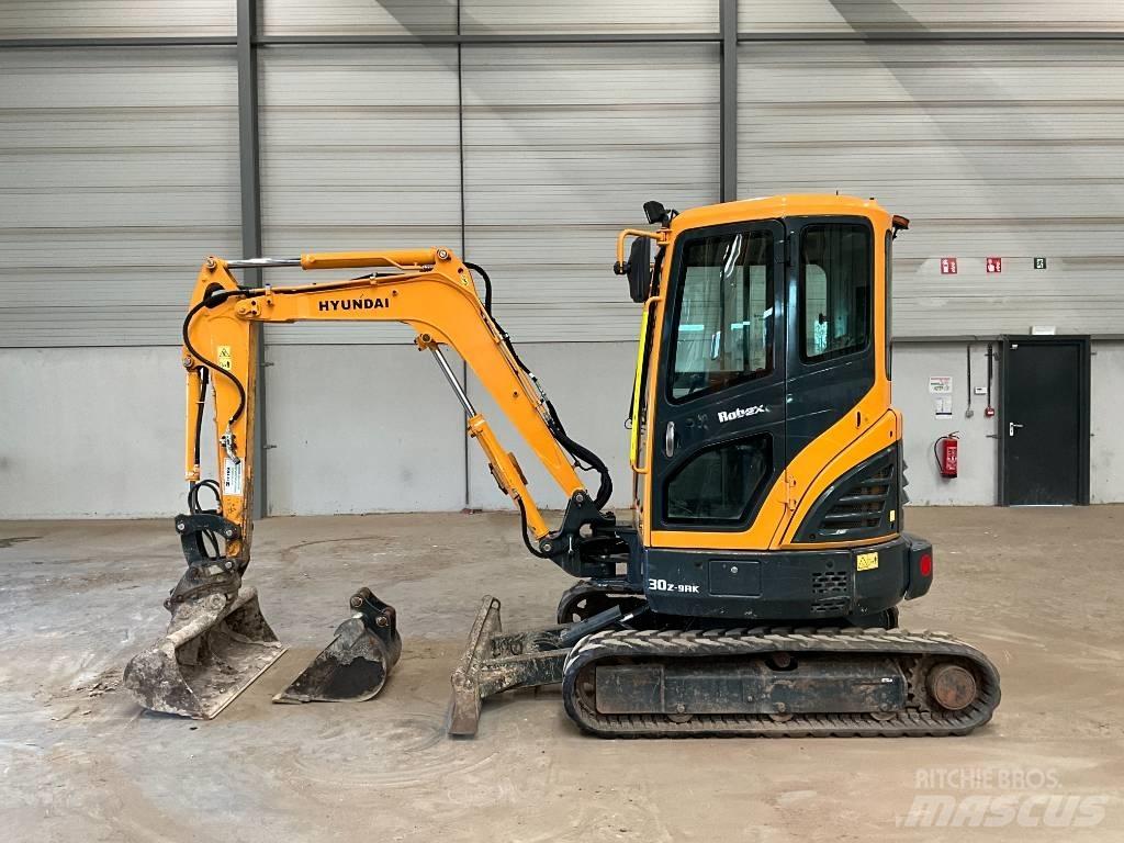 Hyundai R30 Z-9AK ミニ油圧ショベル 7t以下（ミニユンボ・ミニディガー）