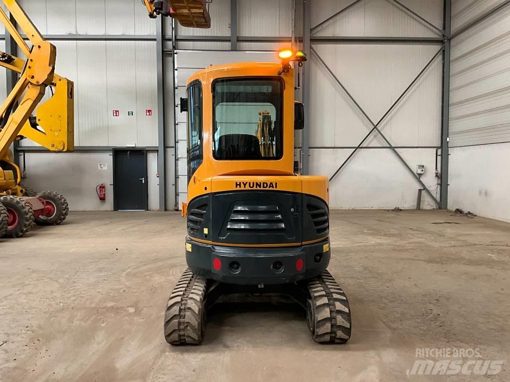 Hyundai R30 Z-9AK ミニ油圧ショベル 7t以下（ミニユンボ・ミニディガー）