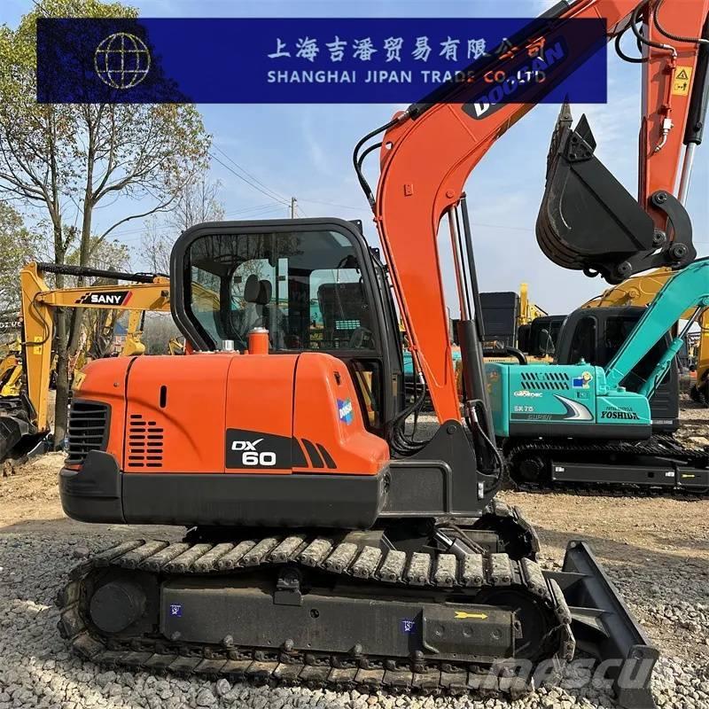 Doosan DX 60 ミニ油圧ショベル 7t以下（ミニユンボ・ミニディガー）