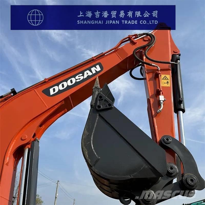 Doosan DX 60 ミニ油圧ショベル 7t以下（ミニユンボ・ミニディガー）