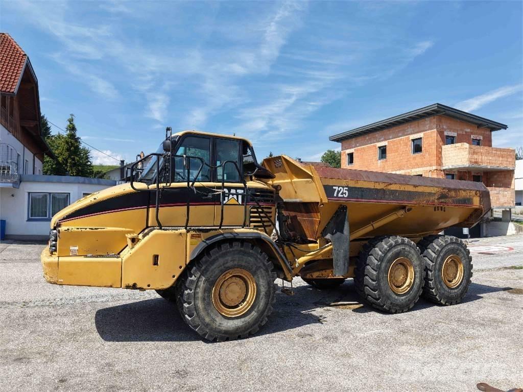 CAT 725 アーティキュレート式ダンプトラック