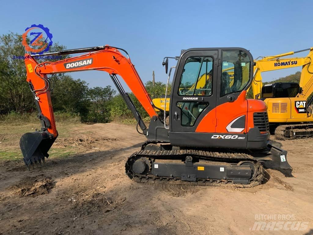 Doosan DX 60 ミニ油圧ショベル 7t以下（ミニユンボ・ミニディガー）