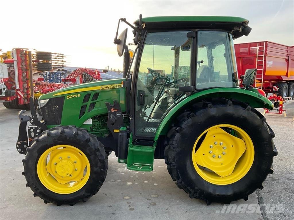 John Deere 5075E トラクター