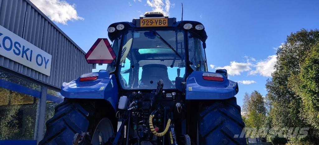 New Holland T 5.115 トラクター