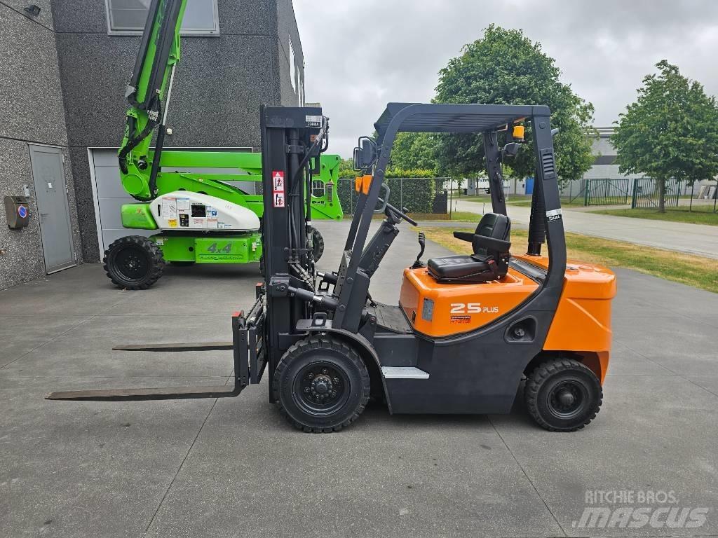 Doosan D 25 G ディーゼル・軽油