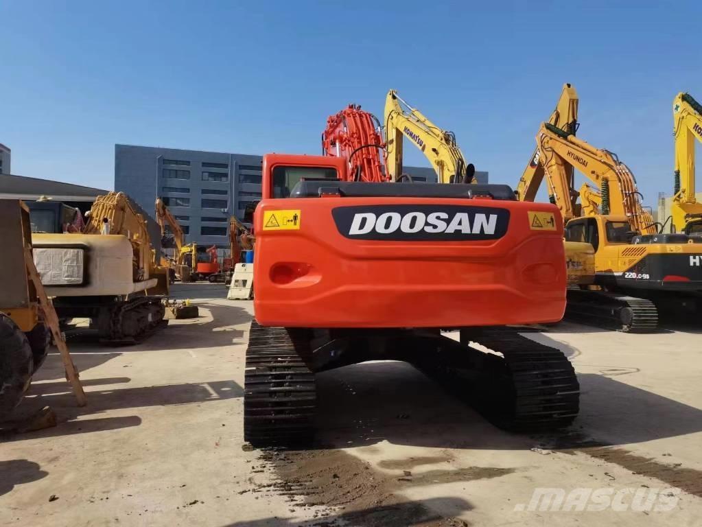 Doosan DX 225 大型油圧ショベル12t以上（パワーショベル・ユンボ）