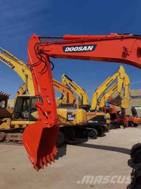 Doosan DX 225 大型油圧ショベル12t以上（パワーショベル・ユンボ）