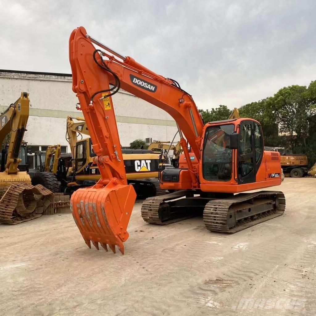 Doosan DX 140 LC 大型油圧ショベル12t以上（パワーショベル・ユンボ）