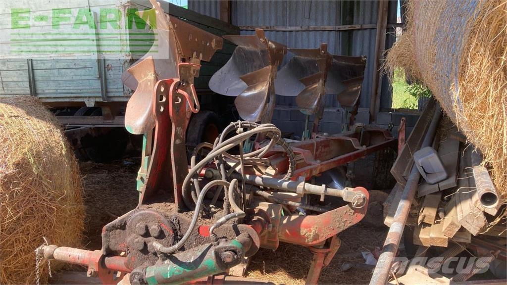 Kverneland LB 100 コンベンショナルプラウ