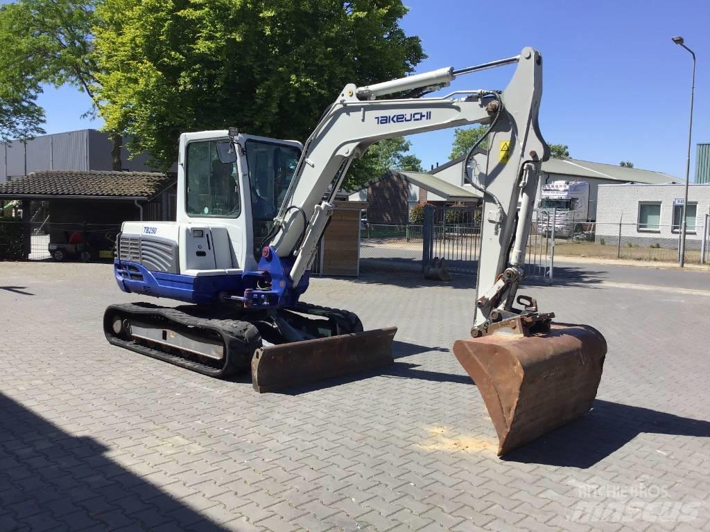 Takeuchi TB 250 ミニ油圧ショベル 7t以下（ミニユンボ・ミニディガー）