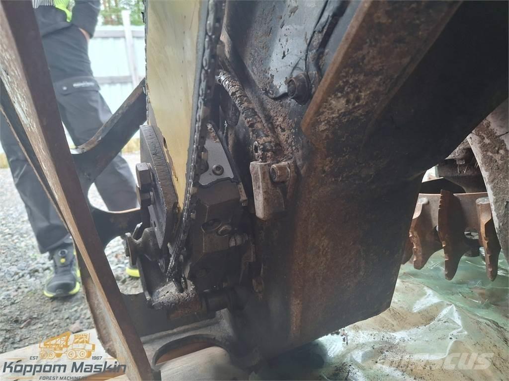 Komatsu C124 ハーベスタヘッド
