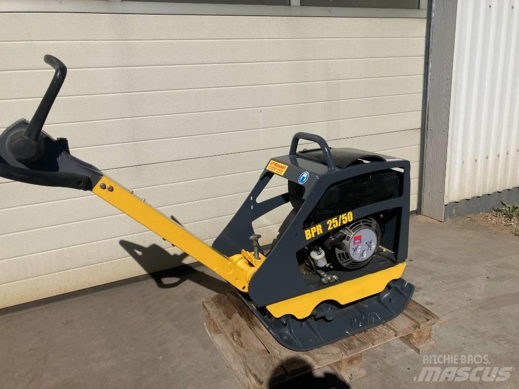 Bomag BPR 25/50 プレートコンパクター