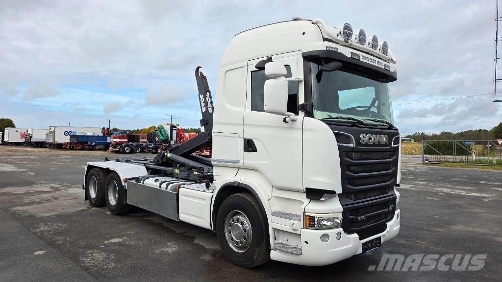 Scania R520 6X4 アームロール