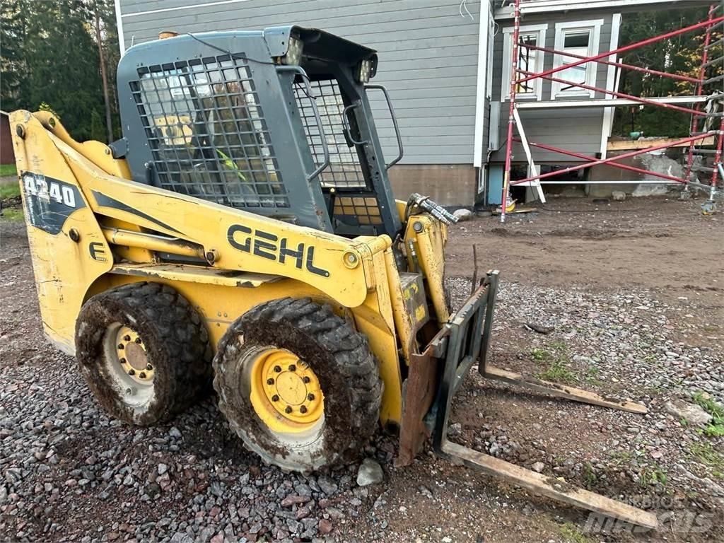 Gehl 4240 スキッドステアローダー