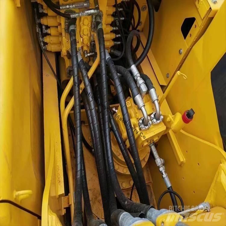 Komatsu 200-8 大型油圧ショベル12t以上（パワーショベル・ユンボ）