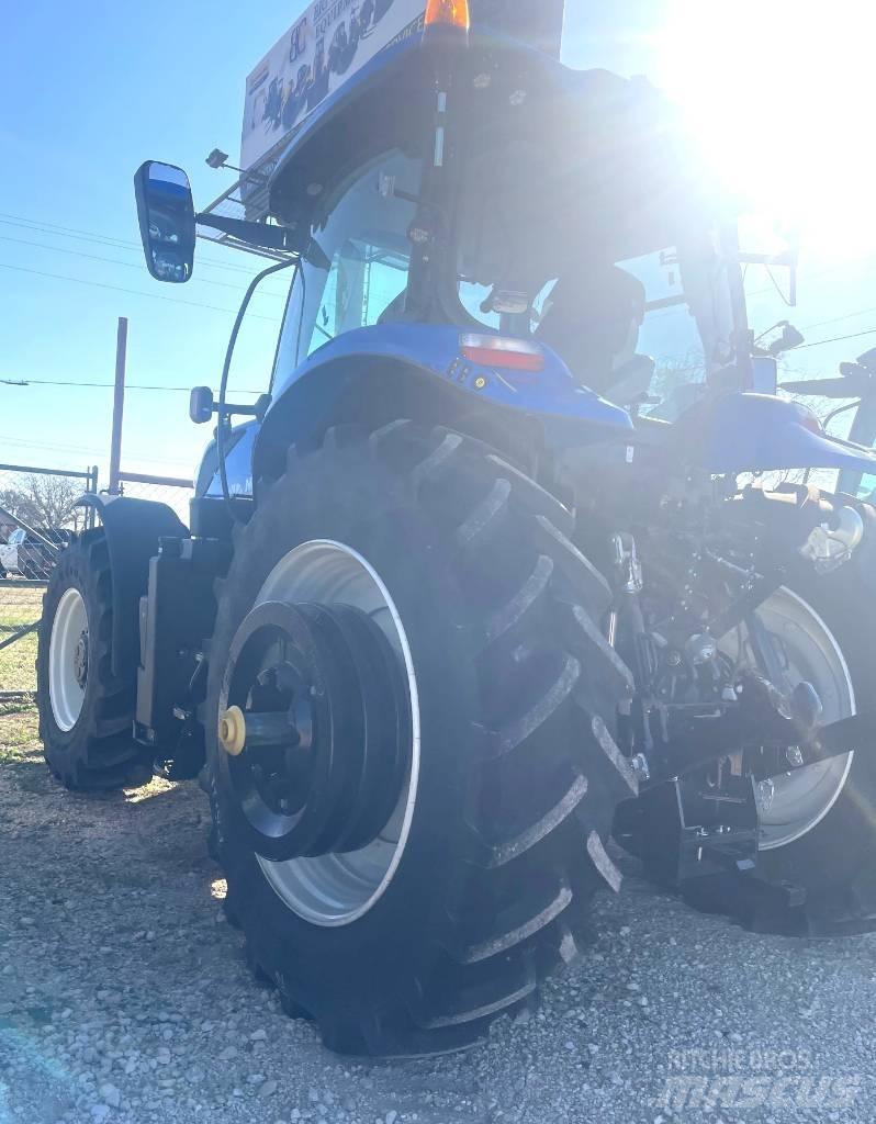 New Holland T 7.210 トラクター
