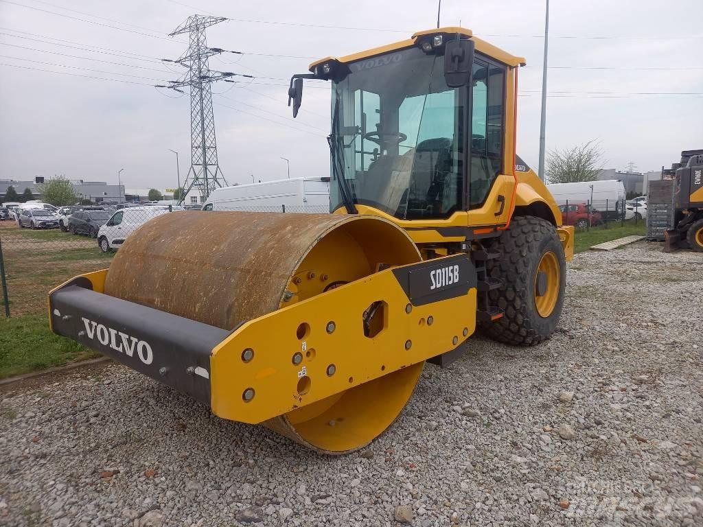 Volvo SD 115 B 振動ローラ