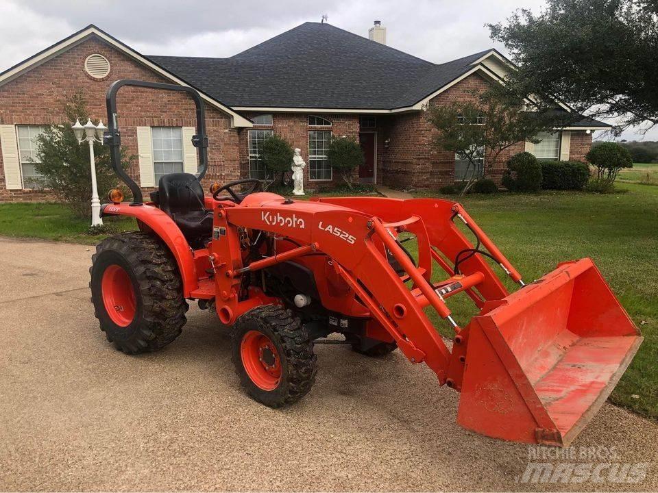 Kubota L 3301 HST トラクター