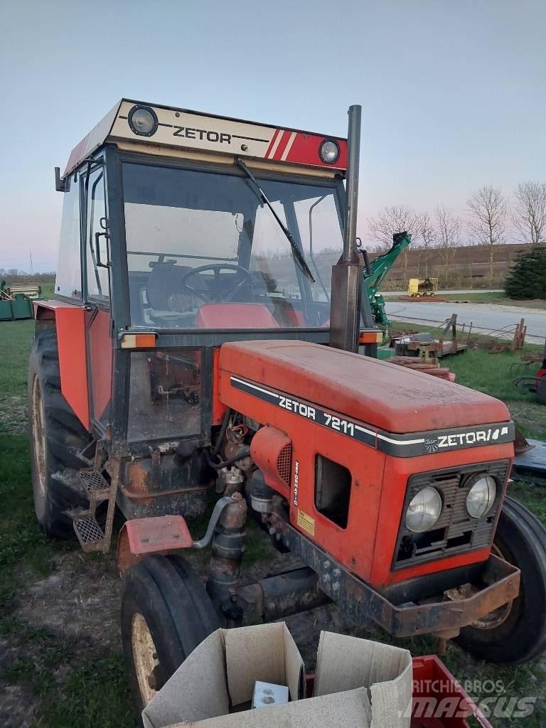 Zetor 7211 トラクター