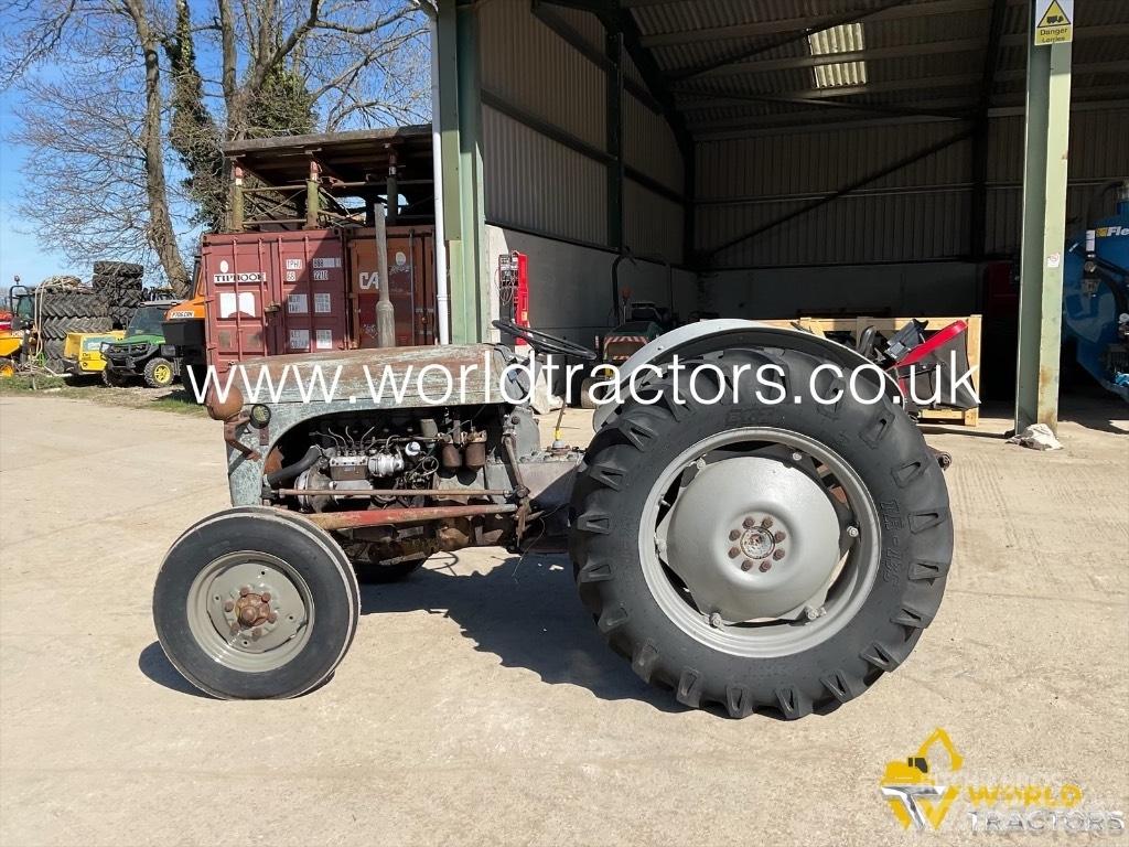 Ferguson TRACTOR トラクター