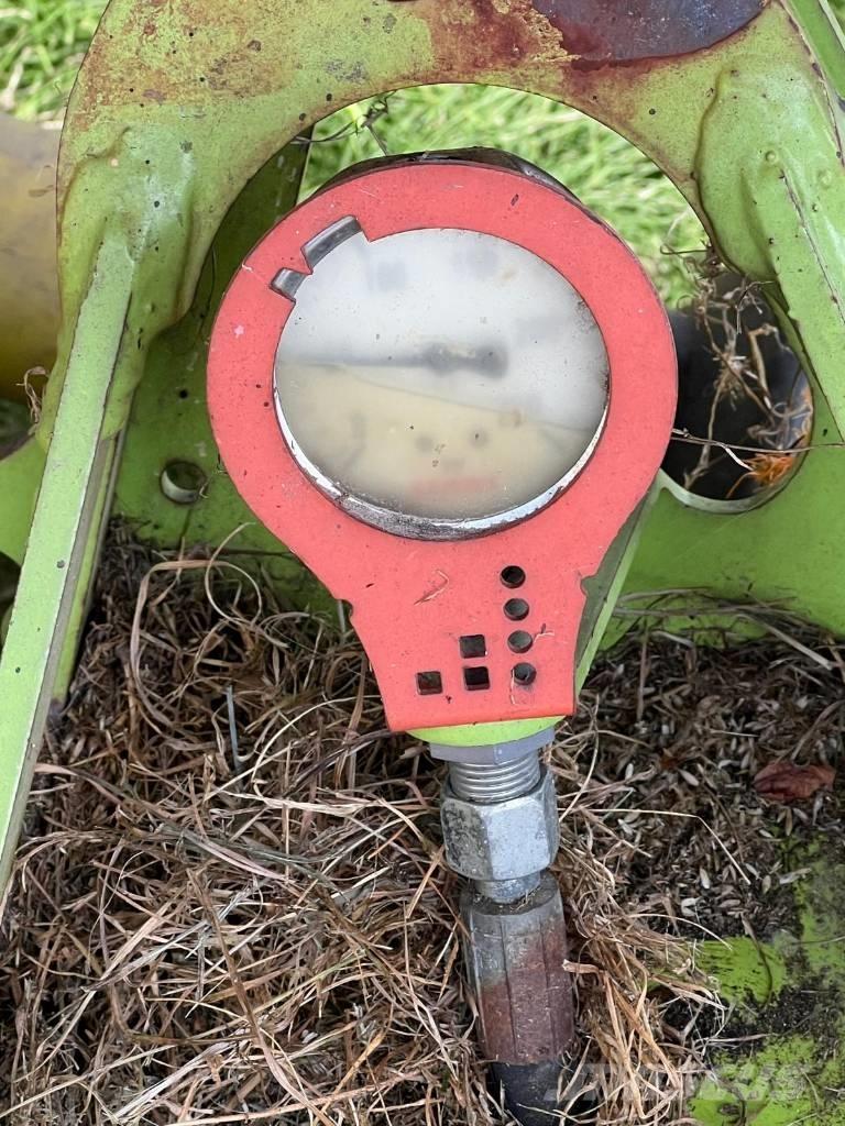 CLAAS Disco 2700 C モアーコンディショナー