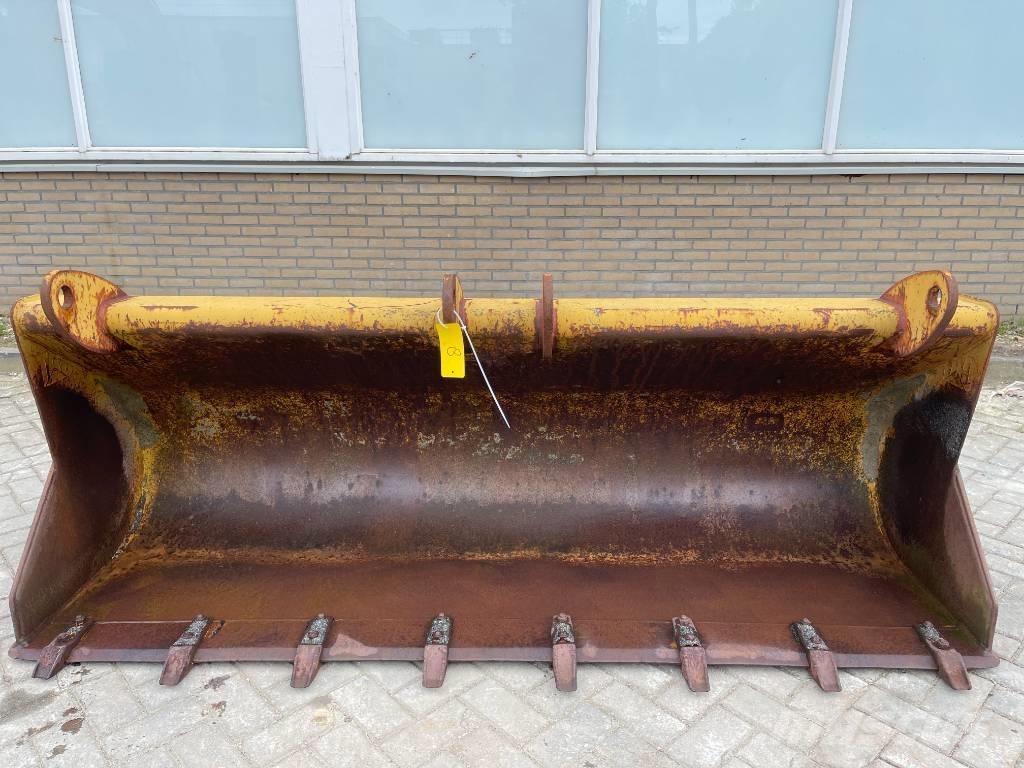 CAT Backhoe bucket バケット