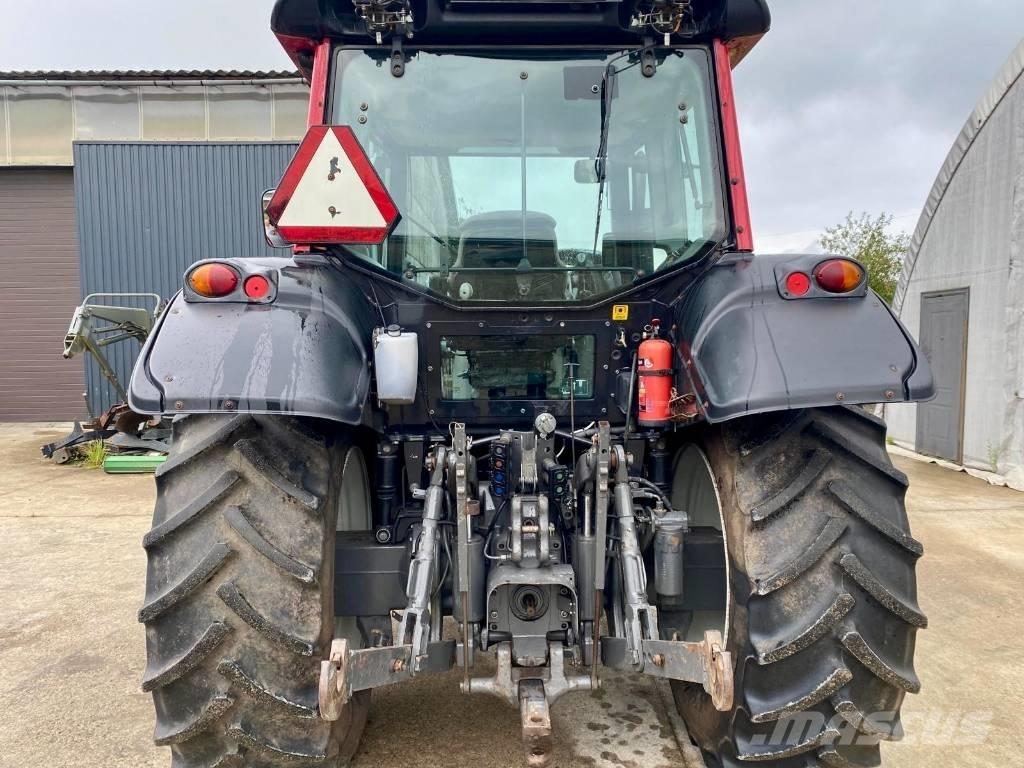 Valtra N 101 HT トラクター