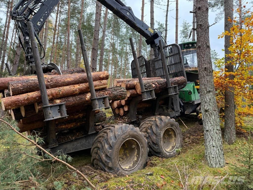 John Deere 1010 E フォワーダー