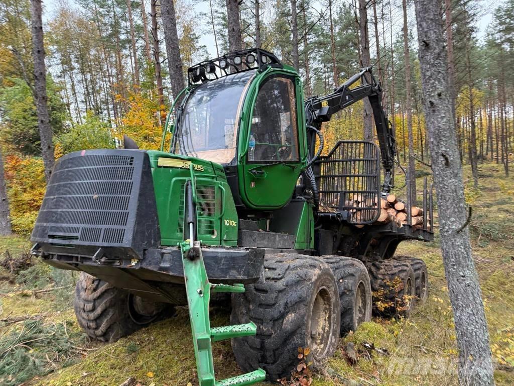 John Deere 1010 E フォワーダー
