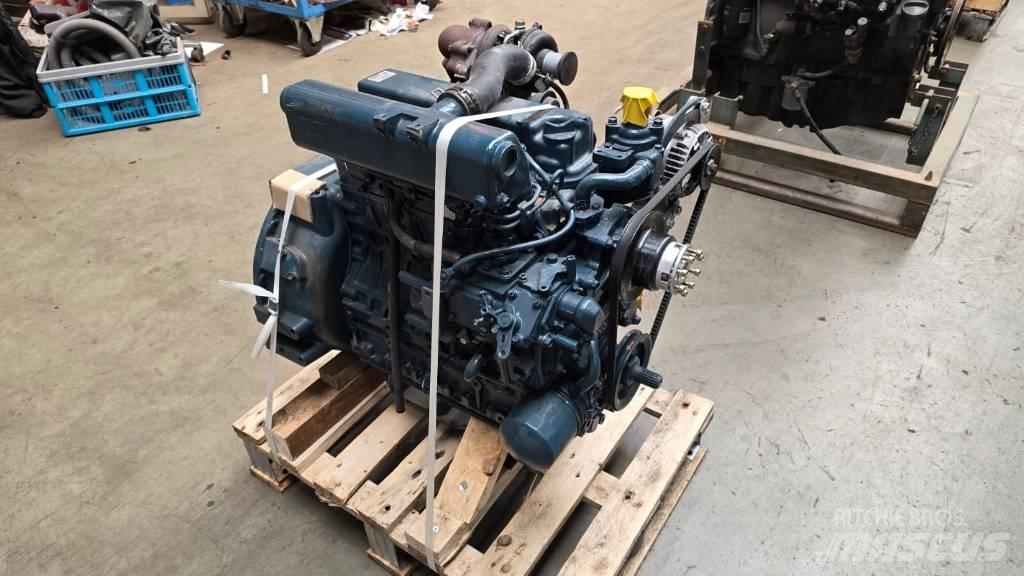 Kubota V2403-T エンジン