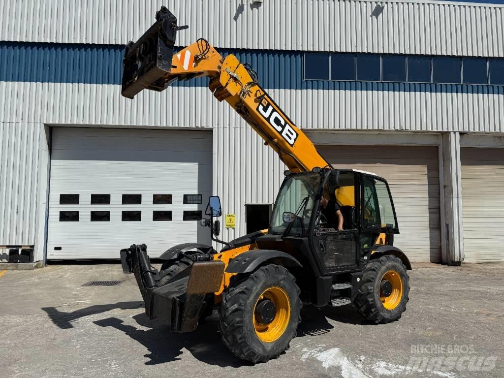JCB 535-125 テレスコーピックハンドラー