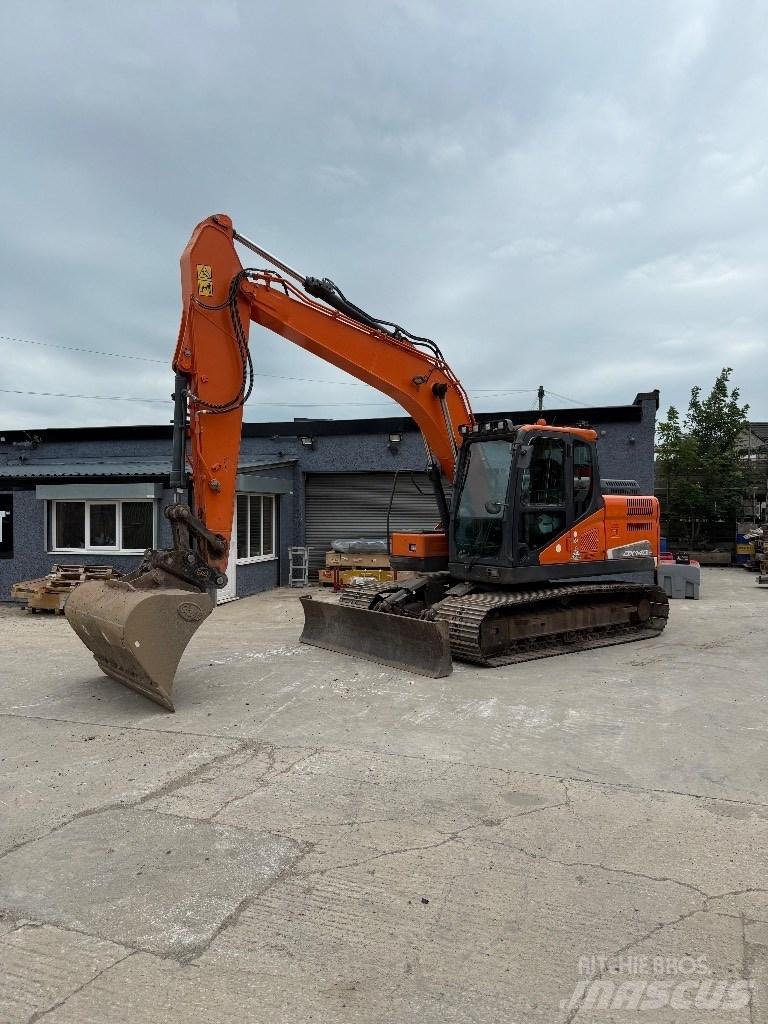 Doosan DX 140 LC 大型油圧ショベル12t以上（パワーショベル・ユンボ）