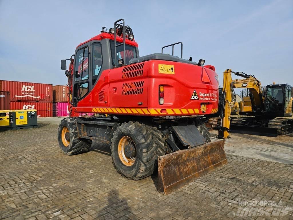 Doosan DX 140 W-3 ホイール式油圧ショベル（パワーショベル・ユンボ・バックホー）