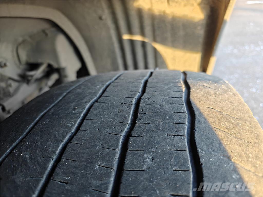 Scania P94 ボックスボディー、ウイング、箱車