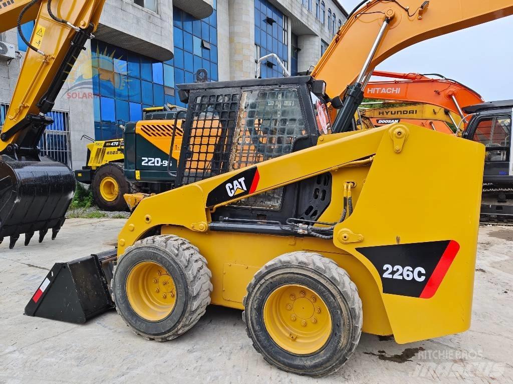 CAT 226 C スキッドステアローダー