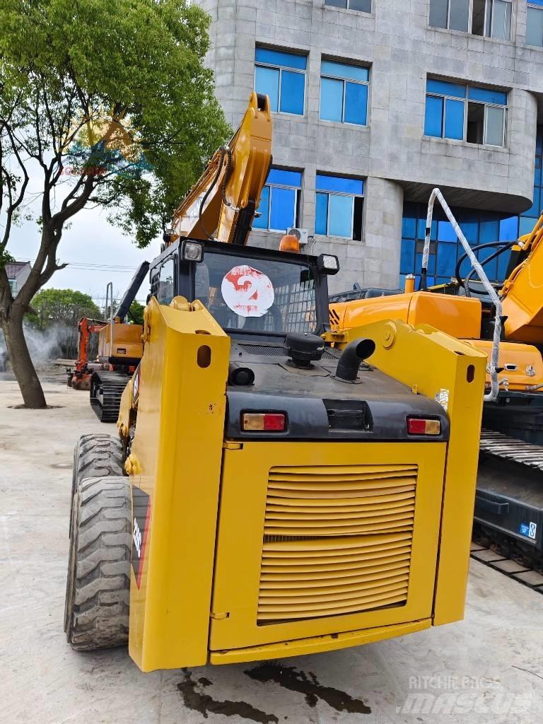 CAT 226 C スキッドステアローダー