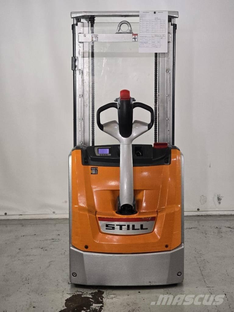 Still EXV 16 自走式スタッカー