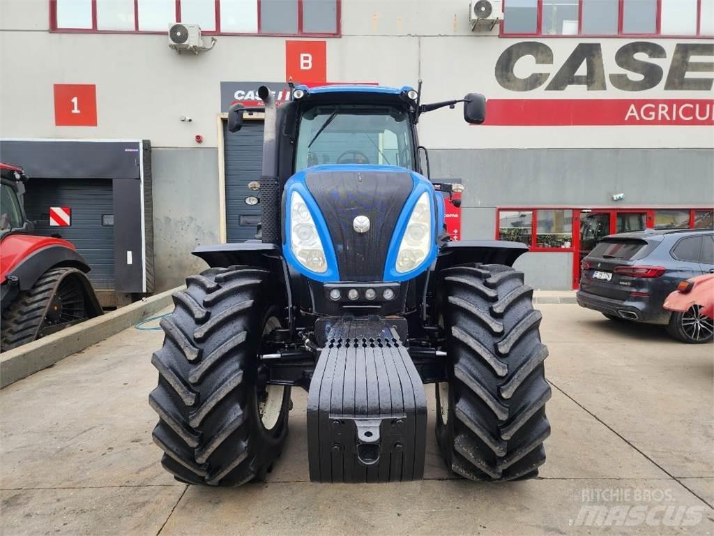 New Holland T8.300 トラクター