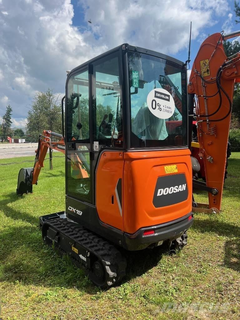 Doosan DX 19 大型油圧ショベル12t以上（パワーショベル・ユンボ）