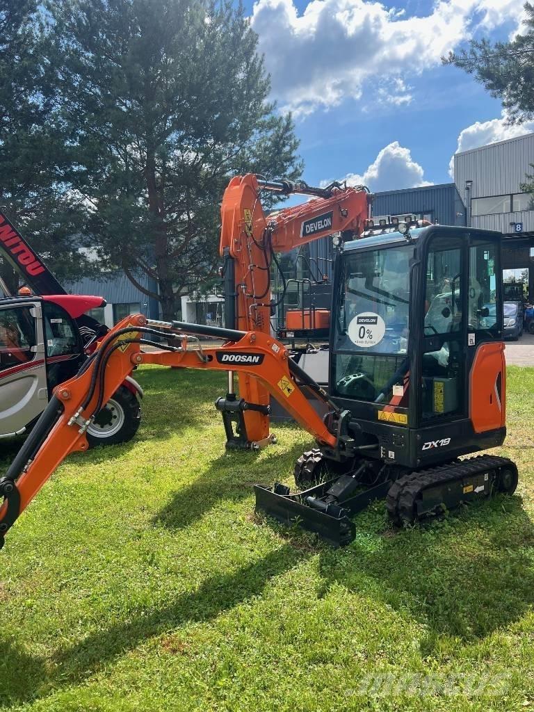 Doosan DX 19 大型油圧ショベル12t以上（パワーショベル・ユンボ）