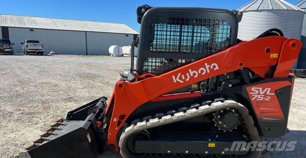 Kubota SVL75-2 スキッドステアローダー