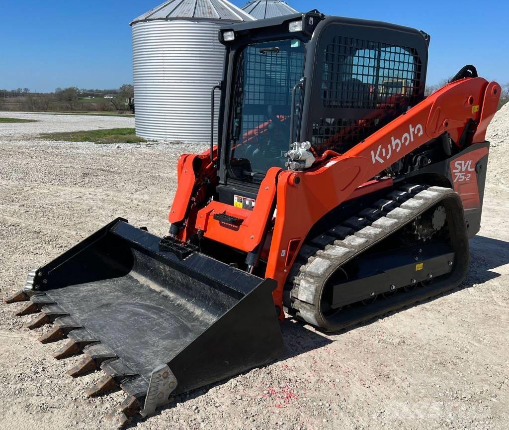 Kubota SVL75-2 スキッドステアローダー